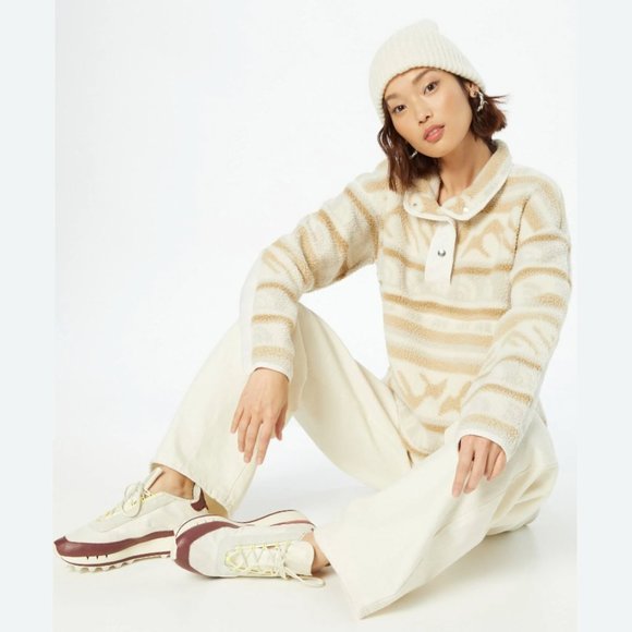 The North Face Printed Cragmont Fleece Long-Sleeve Quarter-Snap Sweatshirt - Picture 1 of 14